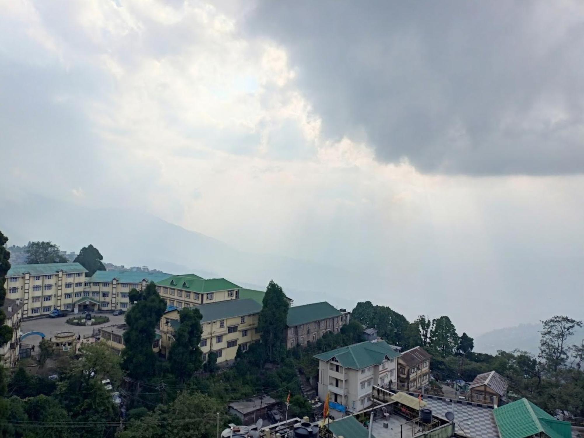 Hotel Pitstop Darjeeling - Excellent Service Recommended & Couple Friendly Buitenkant foto